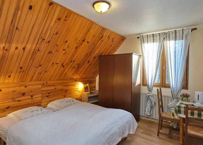 Alsace Village Hotel 2*